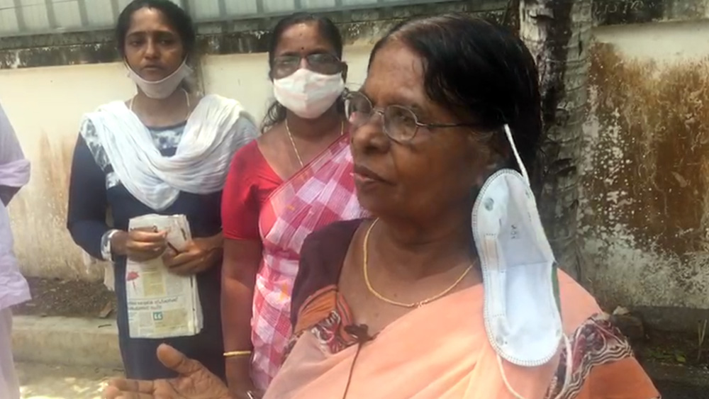 കരുനാഗപ്പള്ളിയിലെ യുഡിഎഫ് സ്ഥാനാർത്ഥിയുടെ അമ്മയ്ക്ക് നേരെ ഇടത് പ്രവർത്തകരുടെ മർദ്ദന ശ്രമം