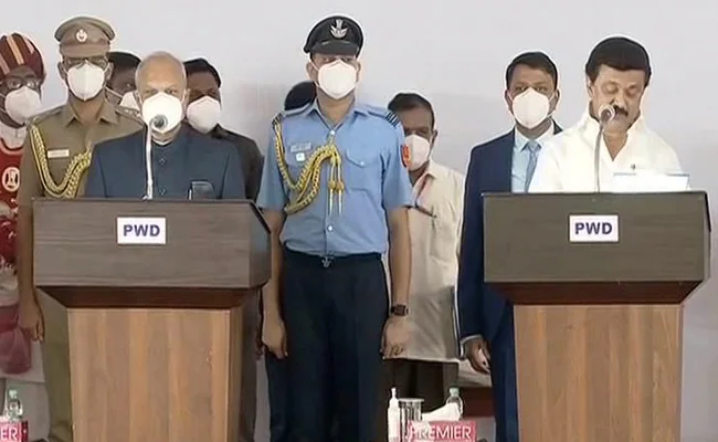 തമിഴ്‌നാട് മുഖ്യമന്ത്രിയായി എം കെ സ്റ്റാലിന്‍ അധികാരമേറ്റു