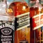 തമിഴ്നാട്ടിലേത് അടിപൊളി ലോക്ക്ഡൗണ്‍! റേഷന്‍ കാര്‍ഡുടമകള്‍ക്ക് 4000 രൂപ കാശായി കൈയില്‍ കിട്ടി, പൊലീസുകാര്‍ക്ക് 5000 രൂപ അധിക വേതനം