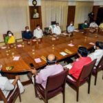 വാക്‌സിന്‍ സൗജന്യമായും സമയബന്ധിതമായും നല്‍കണം; കേന്ദ്ര നിലപാടിനെതിരെ പ്രമേയം പാസാക്കി നിയമസഭ, ഭരണ-പ്രതിപക്ഷ വാക്പോര് ​​​​