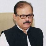 കൈക്കൂലി വാങ്ങിയ ലക്ഷങ്ങളുമായി സുധേഷ് കുമാര്‍ ദുബായിലേക്ക് പറന്നു; ഇടനിലക്കാരനായത് എംഎല്‍എയുടെ പിഎ; പരാതി മുഖ്യമന്ത്രിക്ക്