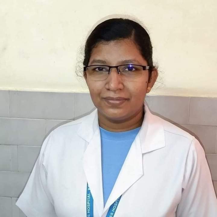 ഓടുന്ന ബസ്സിൽ CPR നൽകി യുവാവിന്റെ ജീവൻ രക്ഷിച്ച സ്റ്റാഫ്‌ നഴ്‌സ്‌ Mrs ലിജി എം അലക്സിന് ഹൃദയം നിറഞ്ഞ അഭിനന്ദനങ്ങൾ…