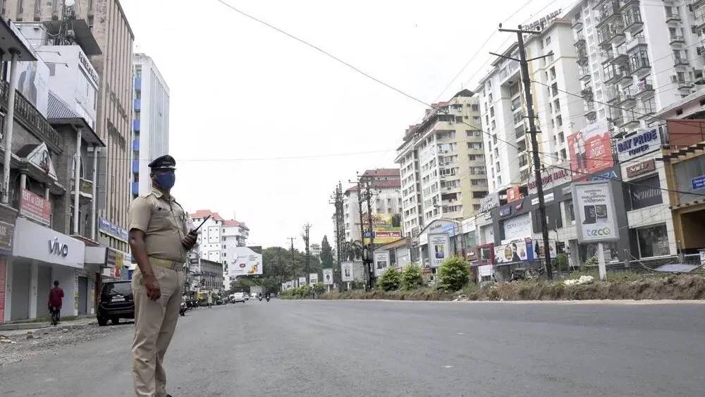 തലസ്ഥാന ജില്ലയെ സി കാറ്റഗറിയില്‍ നിന്ന് ഒഴിവാക്കി; ആറ്റുകാല്‍ പൊങ്കാല വീടുകള്‍ കേന്ദ്രീകരിച്ച്‌, ഞായറാഴ്ച നിയന്ത്രണങ്ങള്‍ തുടരുമെന്നും അവലോകന യോഗം