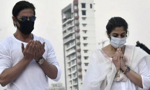 ലതാ മങ്കേഷ്കര്‍ക്ക് ദുആ ചെയ്ത ഷാരൂഖിനെതിരെ വിദ്വേഷ പ്രചാരണം