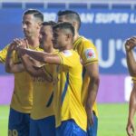 കണ്ണില്ലാ ക്രൂരത, പൈപ്പ് കണക്ഷന്‍ വിച്ഛേദിച്ചു; രക്ഷപ്പെടാനുള്ള വാതിലുകളെല്ലാം അടച്ചശേഷം വീടിന് തീവച്ചു