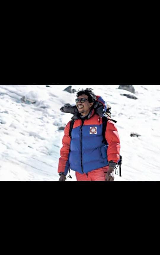 ഭക്ഷണവും വെള്ളവുമില്ലാതെ 17,000 അടി ഉയരത്തിൽ; ഷൈക്ക് ഹസൻ ഖാൻ ദുരിതത്തിൽ