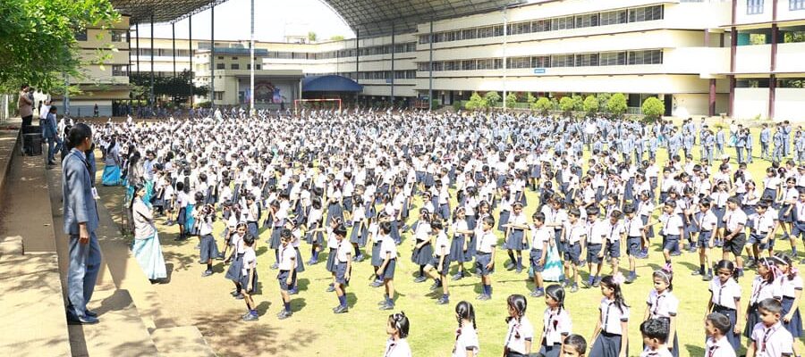 അധ്യാപകരെ മാനസികമായി പീഡിപ്പിക്കുന്നുവെന്ന് പരാതി