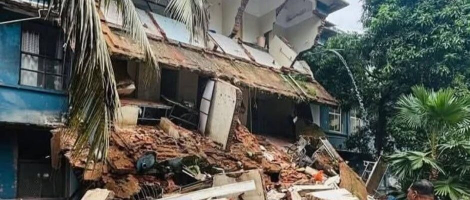 കെട്ടിടത്തിൽ കുടുങ്ങി സ്ത്രീ മരിച്ചു