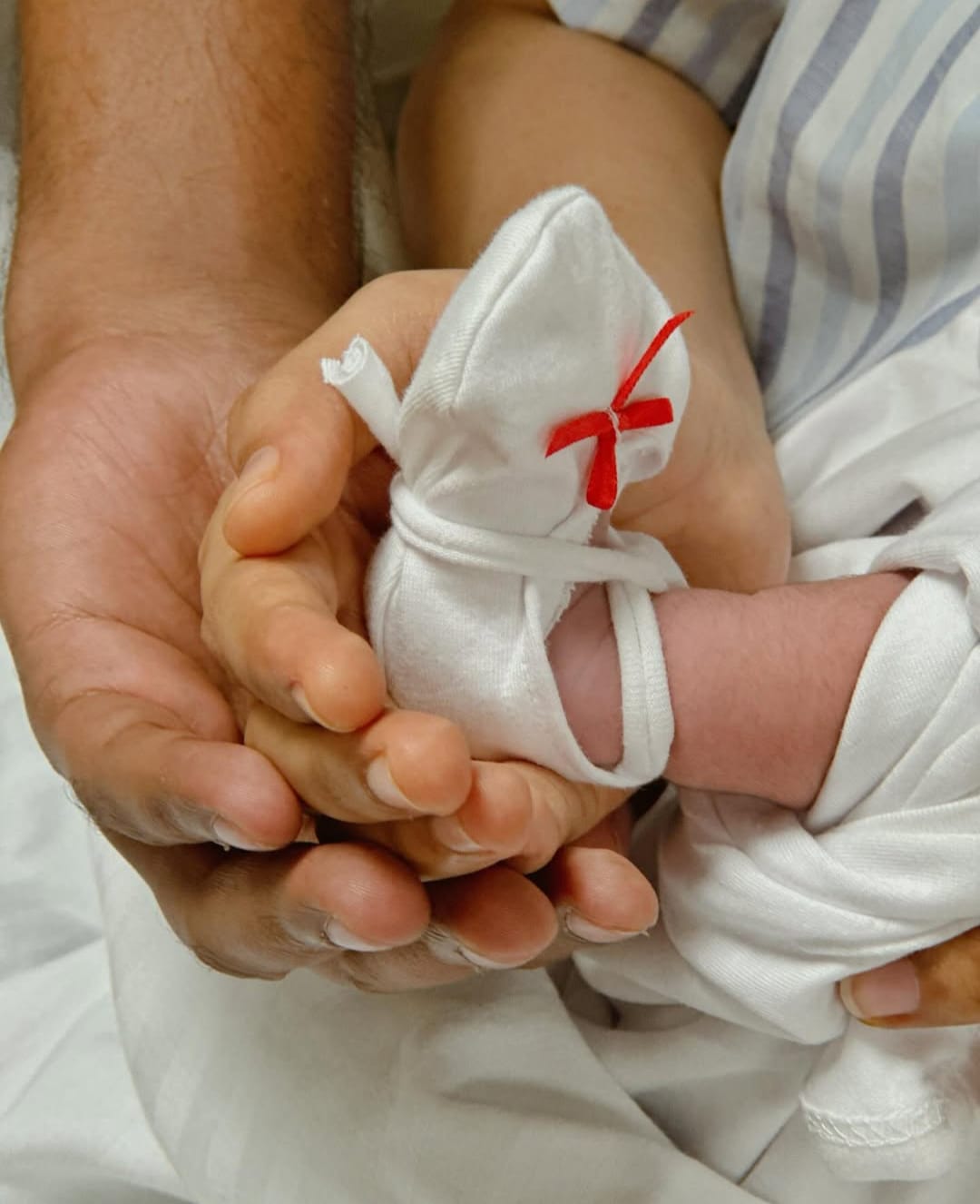 കൃഷ്ണകുമാറിന്റെ മകൾ ദിയക്ക് കുഞ്ഞ് പിറന്നു; അശ്വിൻ ആശംസയുമായി