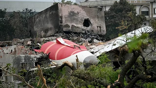 പൈലറ്റുമാരുടെ പിഴവെന്ന് പ്രാഥമിക കണ്ടെത്തൽ