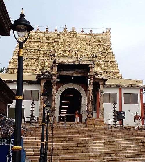 തിരുവനന്തപുരം ക്ഷേത്രത്തിൽ സുരക്ഷാ ഉദ്യോഗസ്ഥന് അബദ്ധം സംഭവിച്ചു