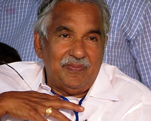 മായാത്ത ഓർമയായി കുഞ്ഞൂഞ്ഞ്; ജനനായകന് ഓർമപ്പൂക്കൾ അർപ്പിച്ച് കേരളം