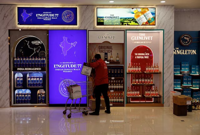 ടാരിഫ് കുറച്ചിട്ടും കേരളത്തിൽ സ്കൊച്ച് വില കുറയില്ല