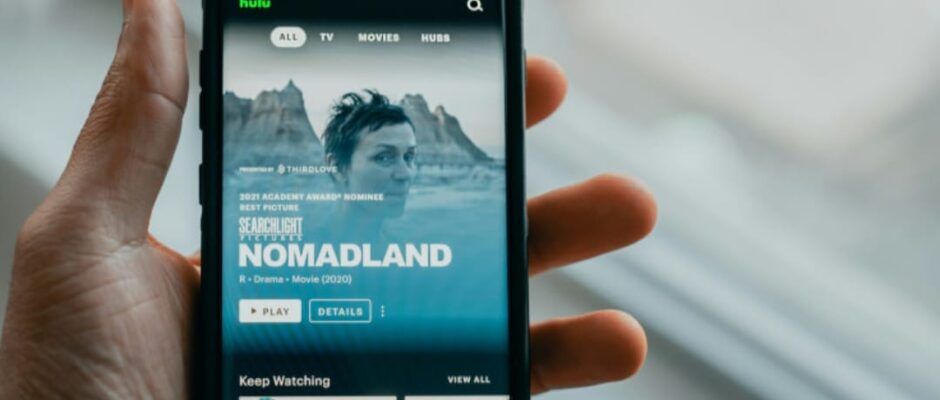 മൊബൈൽ ഫോണുകളുടെ ലോകത്ത് വലിയ ചലനം നടക്കുന്നു. പ്രമുഖ ബ്രാൻഡുകൾ നിരാതി വെച്ചതോടെ ആരാധകർ ആശങ്കയിൽ അപരമായി.