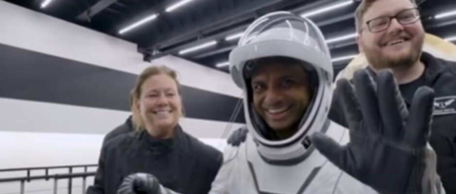 ആവേശത്തോടെ രാജ്യം