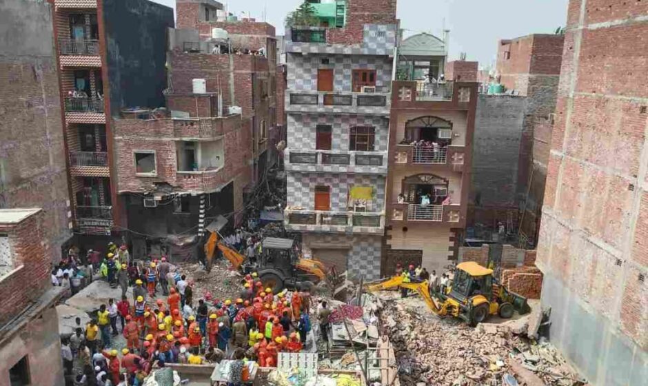 ഡൽഹിയിൽ കെട്ടിടം തകർന്നു വീണു, 3 പേർക്ക് ദാരുണാന്ത്യം