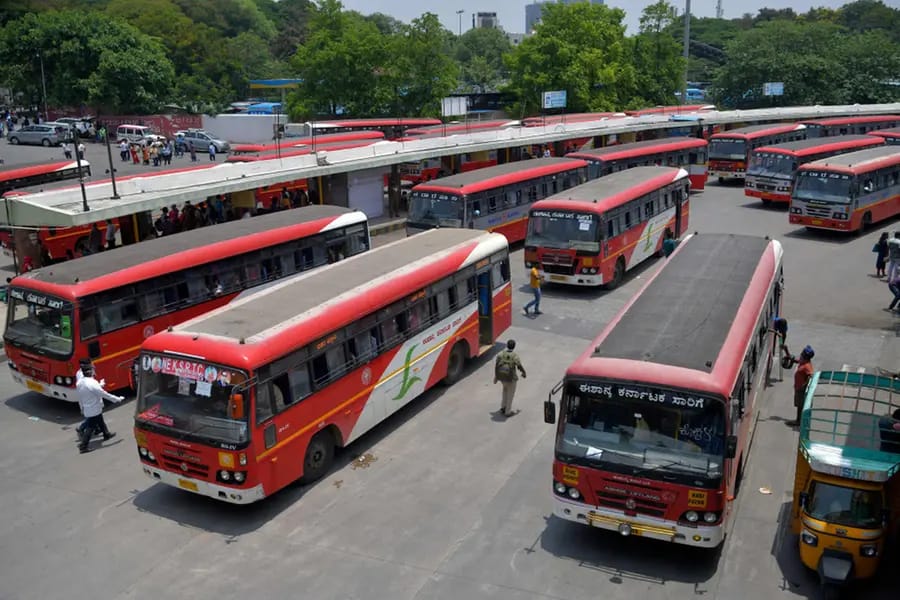 നിരക്ക് വർദ്ധനവിൽ വലഞ്ഞ് യാത്രക്കാർ; ബാംഗ്ലൂരിൽ നിന്ന് നാട്ടിലേക്കുള്ള യാത്ര ദുസ്സഹമാകുന്നു