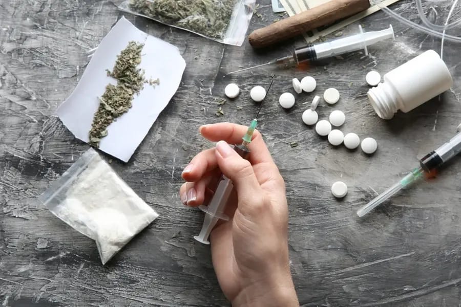 കൊച്ചിയിൽ വൻ ലഹരിവേട്ട; മൂന്ന് കേസുകളിലായി അഞ്ചുപേർ അറസ്റ്റിൽ