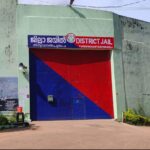 ഡി.വൈ.എസ്.പിക്ക് പ്രശംസാപത്രം: കസ്റ്റഡി മർദന ആരോപണം നിലനിൽക്കെ കുറുവാ സംഘത്തെ പിടികൂടിയ മധുബാബുവിന് അംഗീകാരം