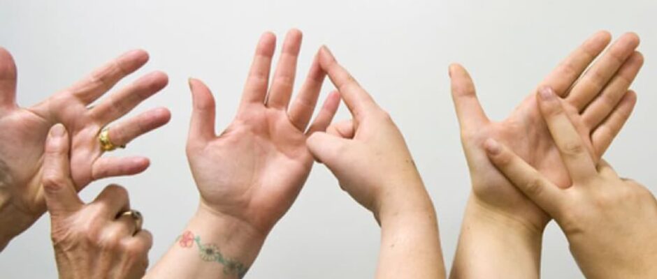 ആംഗ്യഭാഷാ ദിനം: ഭിന്നശേഷി സൗഹൃദ സമൂഹം കെട്ടിപ്പടുക്കാം