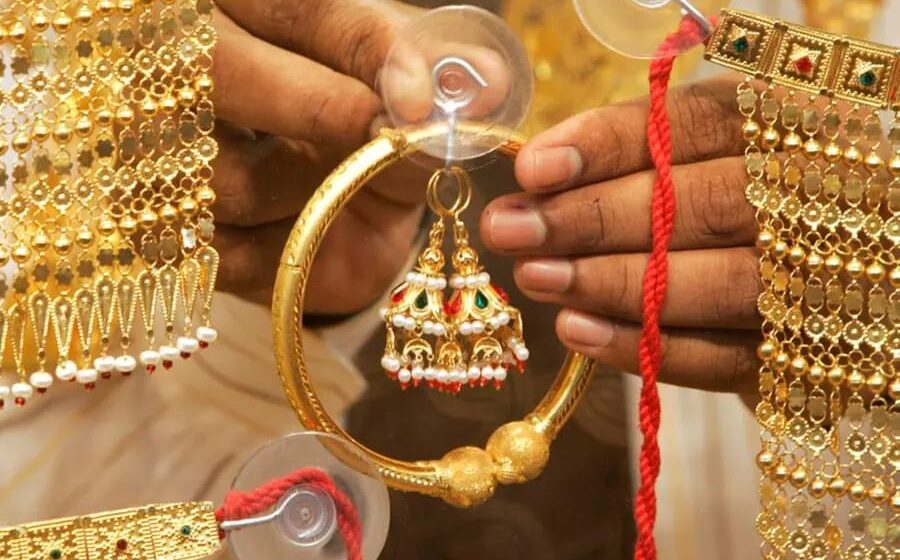 തിങ്കളാഴ്ച കൂടിയത് 1,000 രൂപ, പവന് 88,560 രൂപയായി