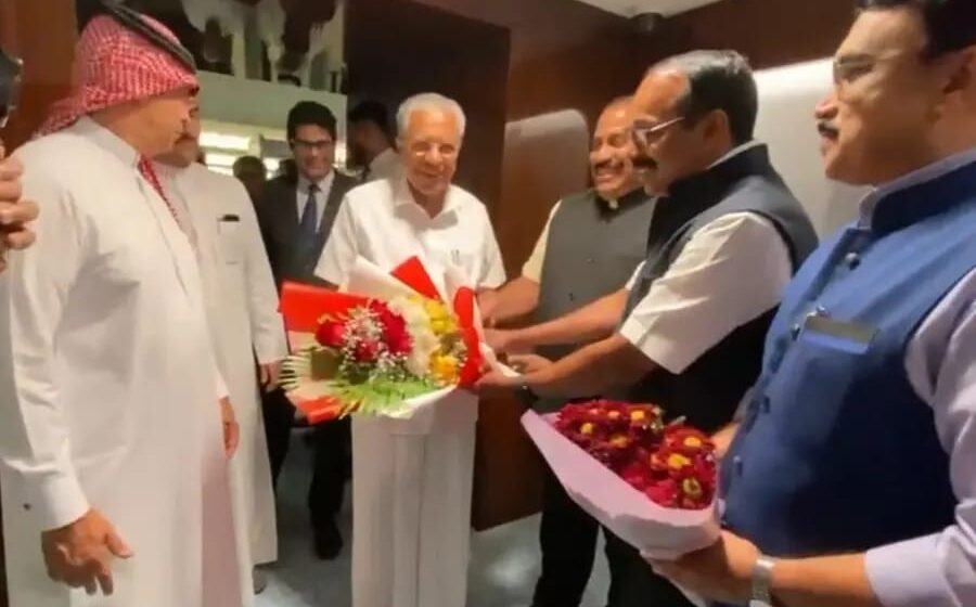 ഗൾഫ് പര്യടനത്തിന് തുടക്കം;