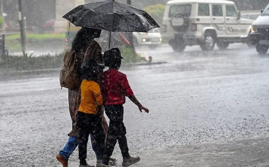 ശക്തമായ മഴ തുടരും;