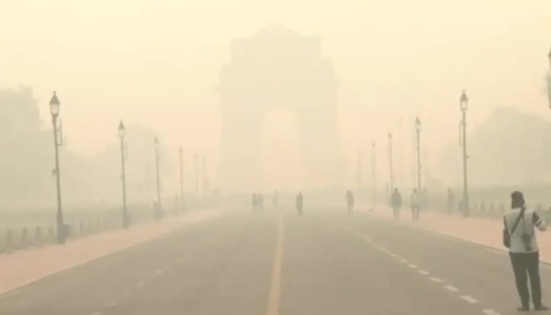 വിഷപ്പുകയിൽ ദില്ലി; പലയിടത്തും വായു ഗുണനിലവാരം പരിധി കടന്നു