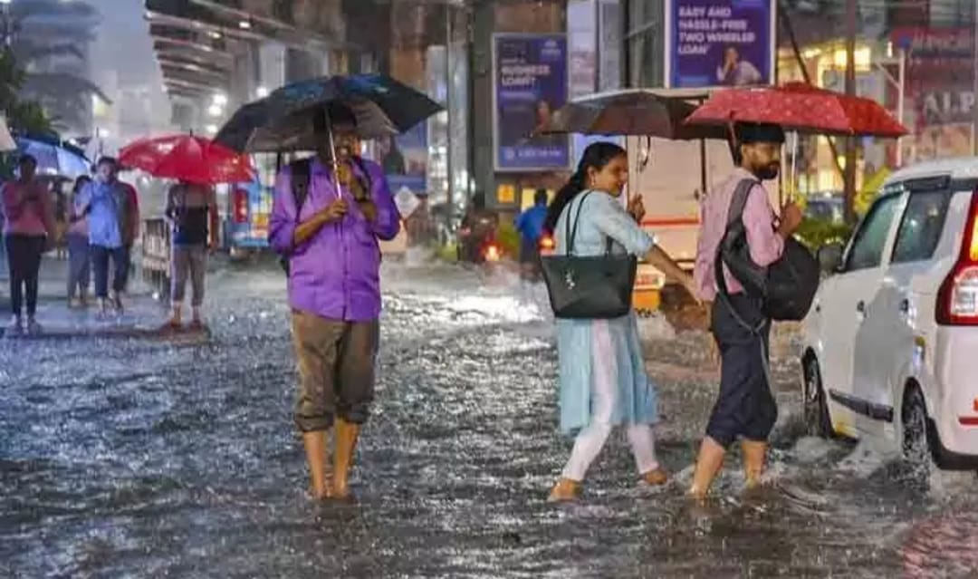 സംസ്ഥാനത്ത് തുലാവർഷം ശക്തിപ്പെടുന്നു; 9 ജില്ലകളിൽ യെല്ലോ അലേർട്ട് പ്രഖ്യാപിച്ചു