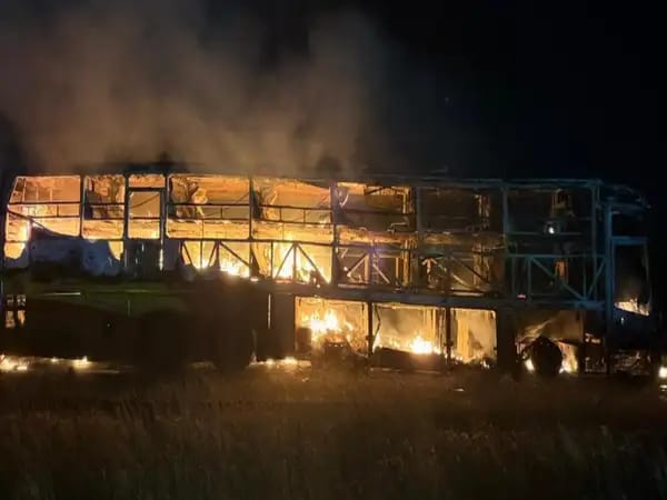 ആന്ധ്രയിൽ സ്വകാര്യ ബസിന് തീപിടിച്ച് 20-ലേറെ പേർക്ക് ദാരുണാന്ത്യം