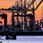 വനിതാ താരങ്ങൾക്ക് മുന്നറിയിപ്പ്: ‘ഈ നാണമില്ലാത്തവർ നിങ്ങളെ ഉപയോഗിക്കുകയാണ്’ – സുനിൽ ഗാവസ്‌കർ