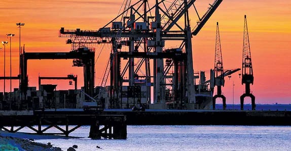 കണ്ണൂർ അഴീക്കൽ തുറമുഖം: വരുമാന വിഹിത വ്യവസ്ഥയിൽ വിവാദം