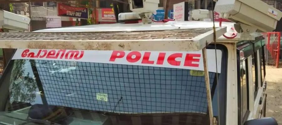 മകന് നേരെ അതിക്രമം: തല ചുവരിൽ ഇടിപ്പിച്ചു;