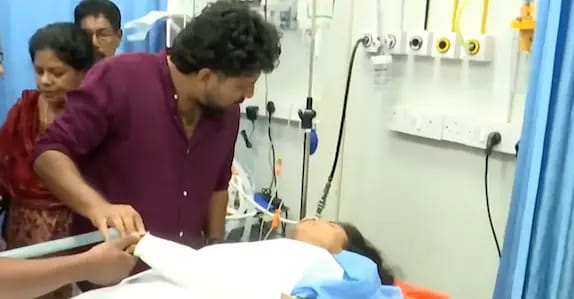 വിവാഹം ആശുപത്രി മുറിയിൽ: അപകടത്തിൽ പരുക്കേറ്റ വധുവിനെ ജീവിതസഖിയാക്കി ഷാരോൺ