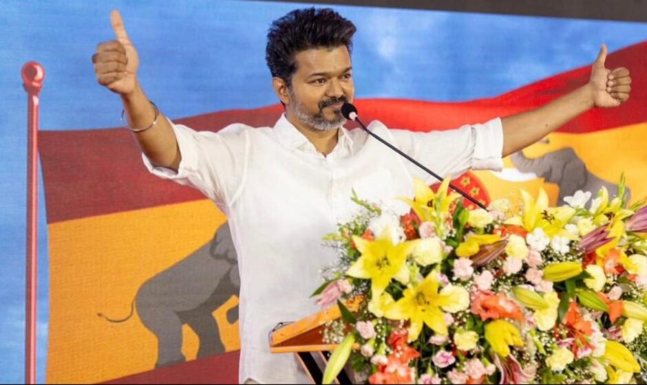 രാഷ്ട്രീയ പ്രവേശന സൂചന നൽകി;