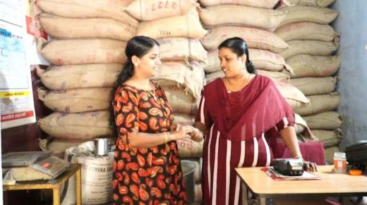 കഴുത്തിന് പിടിച്ച് പുറത്താക്കി';