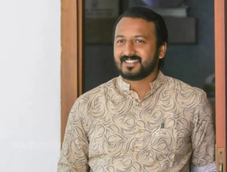 ചരിത്രം ആവർത്തിച്ചു, പക്ഷെ തിരിച്ചടിച്ച്: 2024 ഡിസംബർ 4 ജയം, 2025 ഡിസംബർ 4 പരാജയം; രാഹുൽ മാങ്കൂട്ടത്തിൽ വാർത്തകളിൽ.