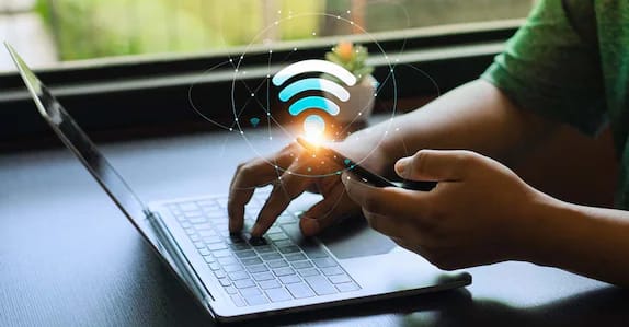 സൈറ്റുകൾ പണിമുടക്കുന്നത് ലോകത്തെ അറിയിക്കുന്ന ഡൗൺഡിറ്റക്ടറും അടിച്ചുപോയി; ‘ആകെ ഡൗണായി ഗയ്സ്’!