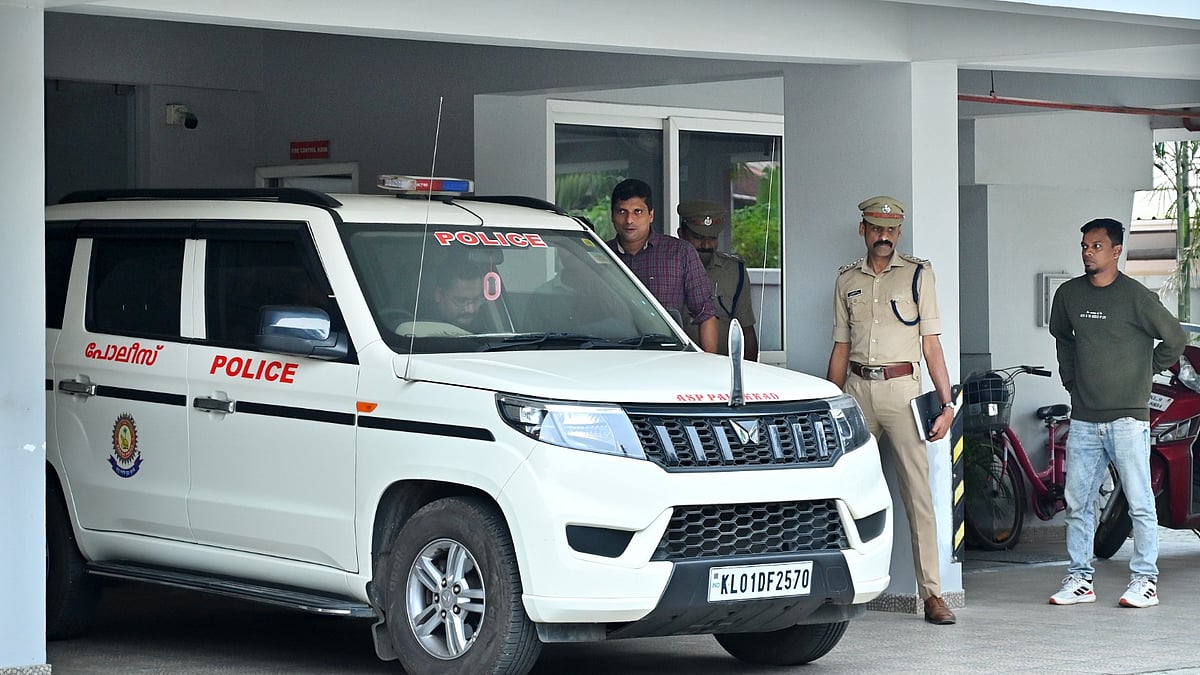 ഫ്ളാറ്റ് ഒഴിയാൻ നോട്ടീസ്; രാഹുൽ മാക്കൂട്ടത്തിലിനെതിരെ പാലക്കാട് അസോസിയേഷൻ