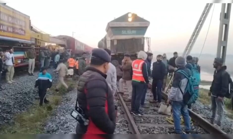 അസമിൽ വൻ ട്രെയിൻ അപകടം;