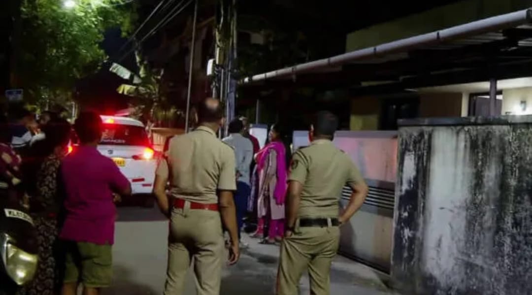 റിട്ടയേർഡ് അധ്യാപികയുടെ മരണം: മൃതദേഹത്തിൽ മാരകമായ മുറിവുകൾ; കൊച്ചിയിൽ നടുക്കം