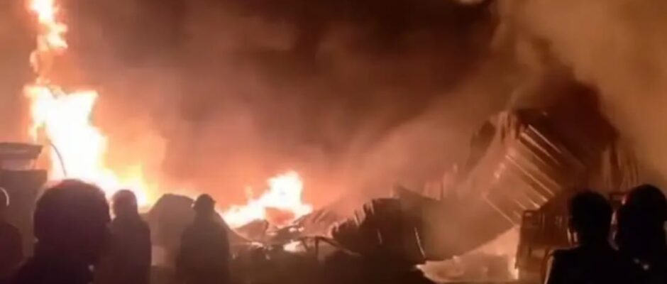 താമരശ്ശേരിയിൽ പ്ലാസ്റ്റിക് സംസ്കരണ പ്ലാന്റിന് തീപിടിച്ചു;