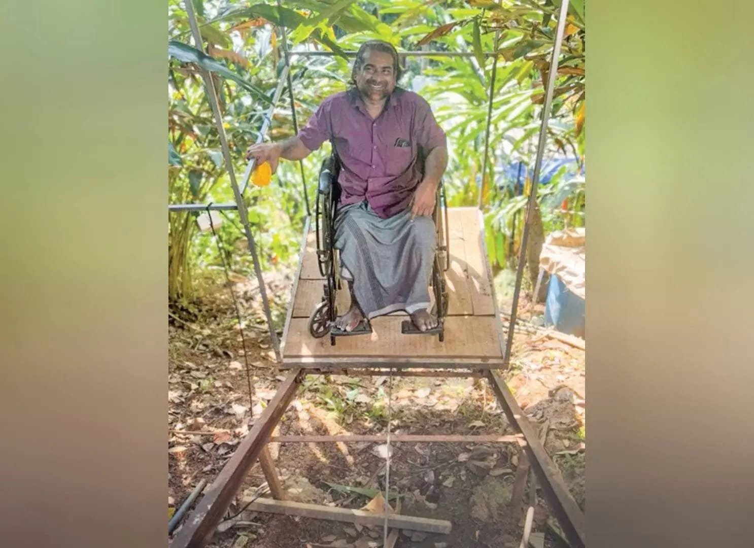 വീഴ്ചയല്ല, ഇതൊരു കുതിച്ചുചാട്ടം! അരയ്ക്ക് താഴെ തളർന്നിട്ടും വീട്ടിനുള്ളിൽ വിസ്മയമൊരുക്കി ഈ കർഷകൻ