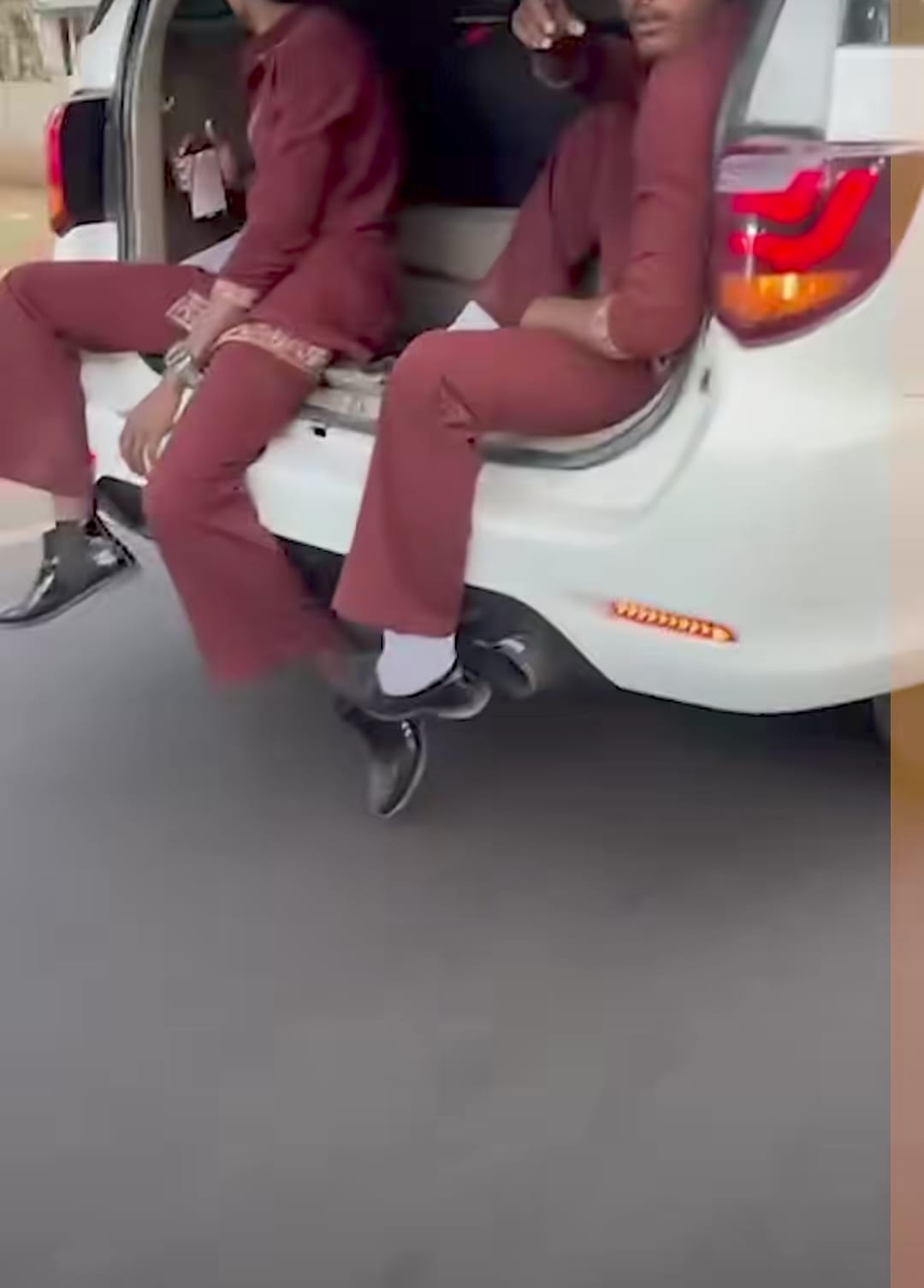 റോഡിൽ യുവാക്കളുടെ മരണക്കളി; പരപ്പനങ്ങാടി – കോഴിക്കോട് റൂട്ടിൽ അപകടകരമായ കാർയാത്ര