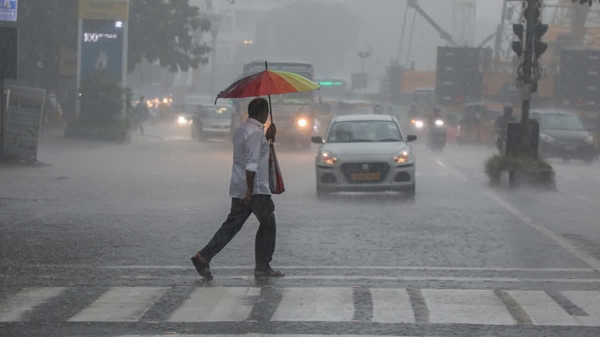  വടക്കൻ കേരളത്തിൽ ജാഗ്രത: ശക്തമായ മഴയും കാറ്റും തുടരുന്നു