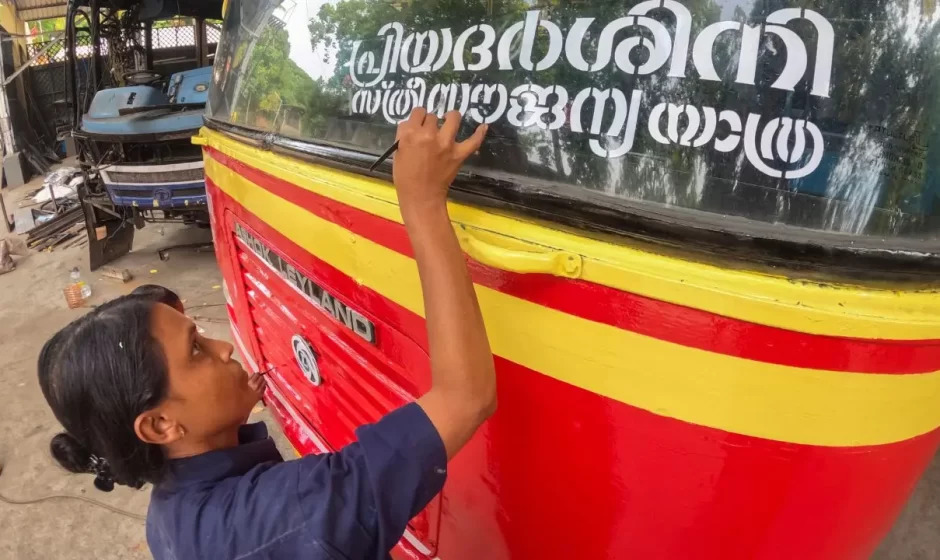 സ്ത്രീയാത്രക്കാരുടെ കുത്തൊഴുക്ക്; സർക്കാർ ബസുകളിൽ സൗജന്യ യാത്രയ്ക്ക് വൻ സ്വീകാര്യത
