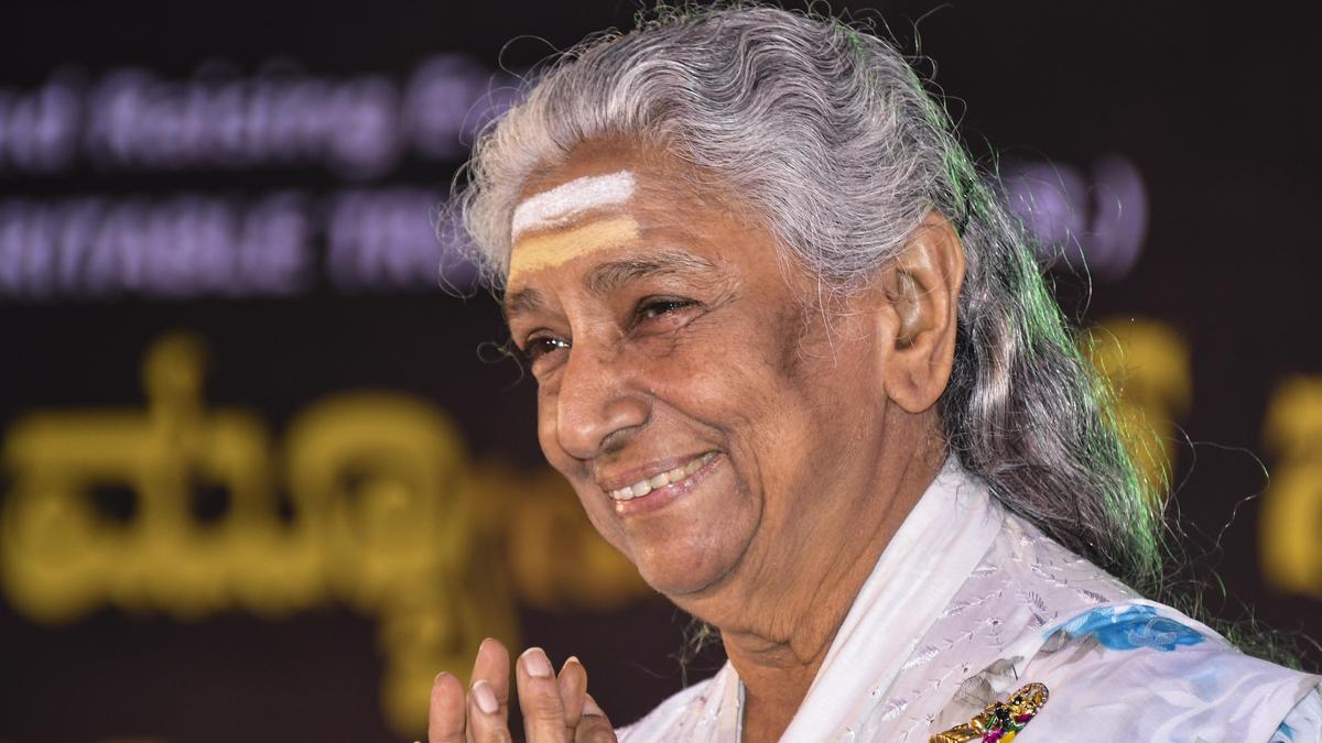 നിശബ്ദമായി സംഗീതത്തിന്റെ വാനമ്പാടി; എസ്. ജാനകി വിടവാങ്ങി