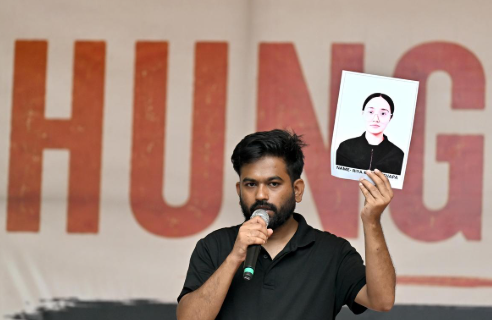 ധർമ്മേന്ദ്ര പ്രധാന്റെ രാജി ജീവനൊടുക്കിയ വിദ്യാർത്ഥികൾക്ക് സമർപ്പിച്ച് അഭിജിത് ദീപ്കെ
