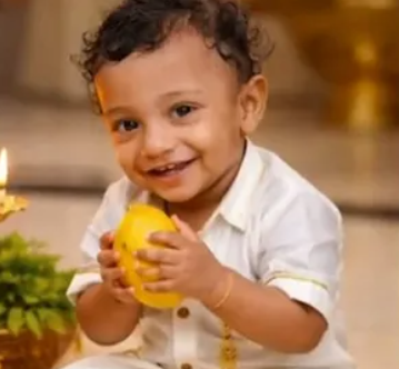 പയ്യന്നൂരിലെ ഒന്നരവയസുകാരന്റെ മരണം: നീതി തേടി ആഭ്യന്തരമന്ത്രിയെ കണ്ട് കുടുംബം