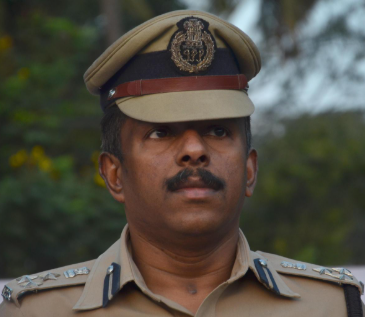 നവകേരള യാത്ര മർദ്ദനക്കേസ്: എഡിജിപി എം.ആർ അജിത് കുമാറിന് ഡിജിപിയുടെ നോട്ടീസ്